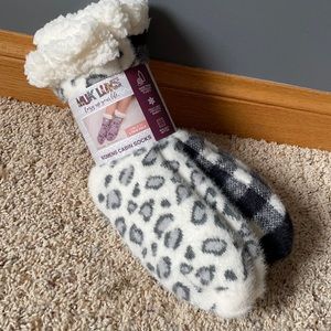 SUPER SOFT cabin socks!!